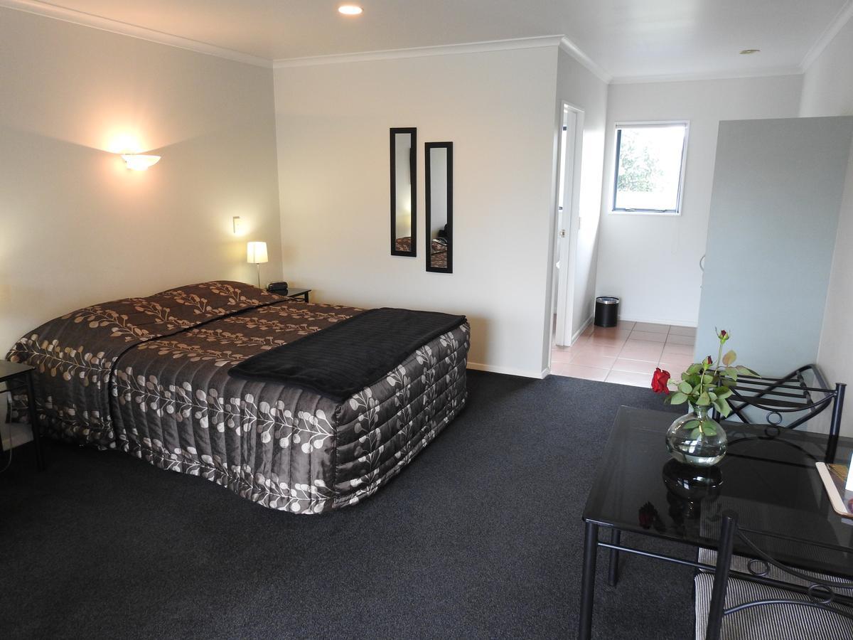 Tudor Lodge Motel Hawera Dış mekan fotoğraf