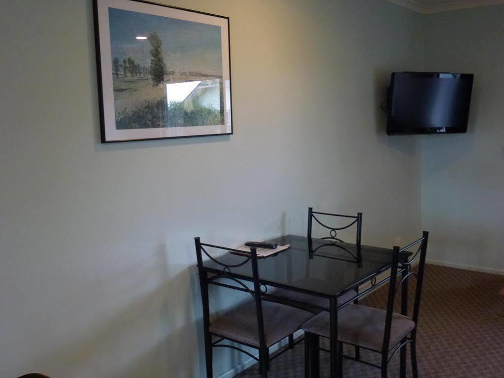 Tudor Lodge Motel Hawera Dış mekan fotoğraf
