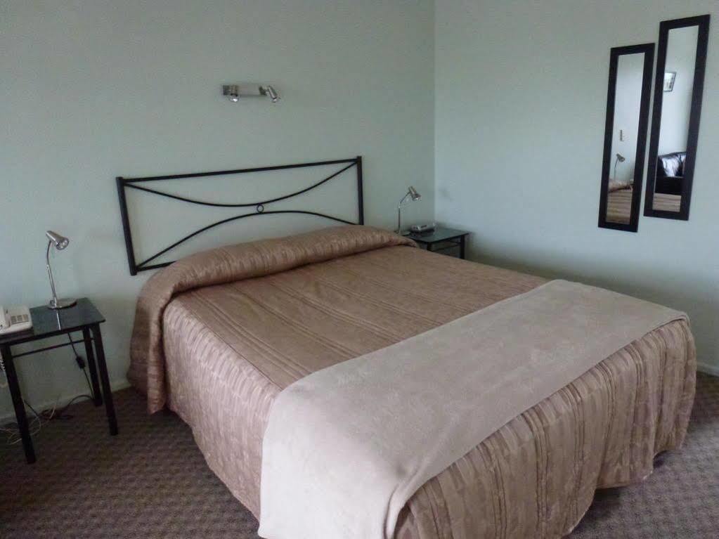 Tudor Lodge Motel Hawera Dış mekan fotoğraf