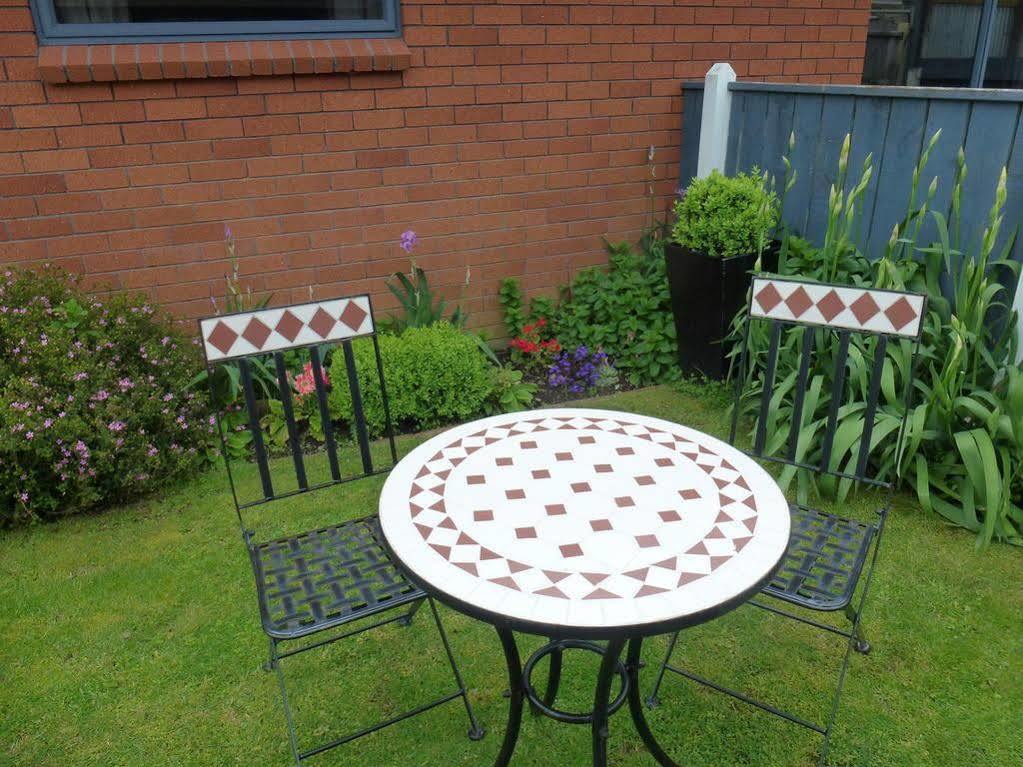 Tudor Lodge Motel Hawera Dış mekan fotoğraf